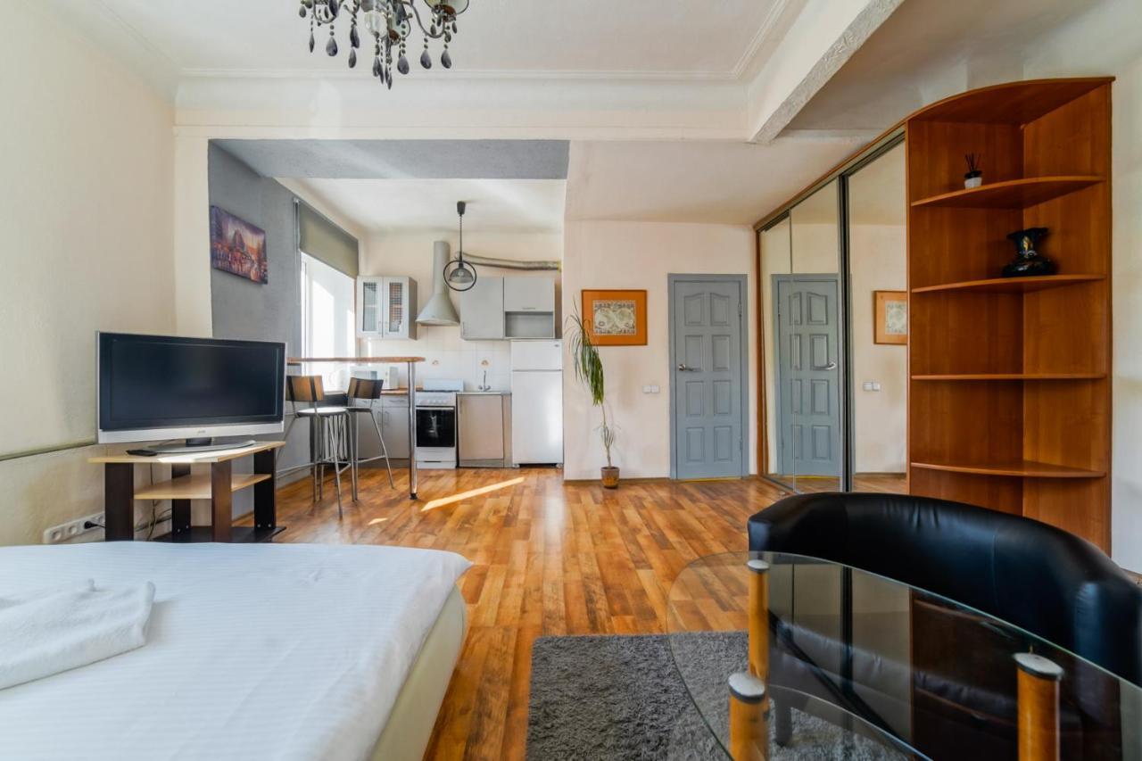In The Center Of Minsk Apartment Bagian luar foto