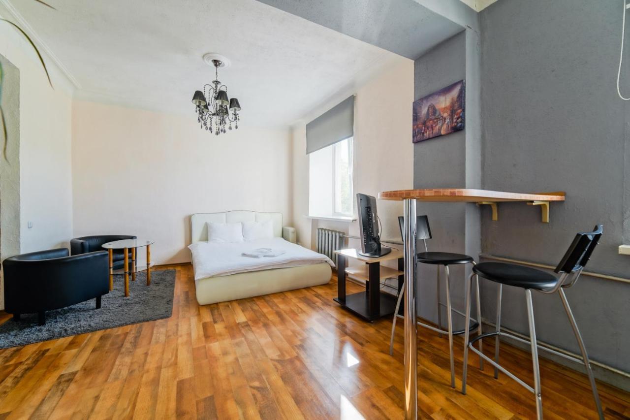 In The Center Of Minsk Apartment Bagian luar foto