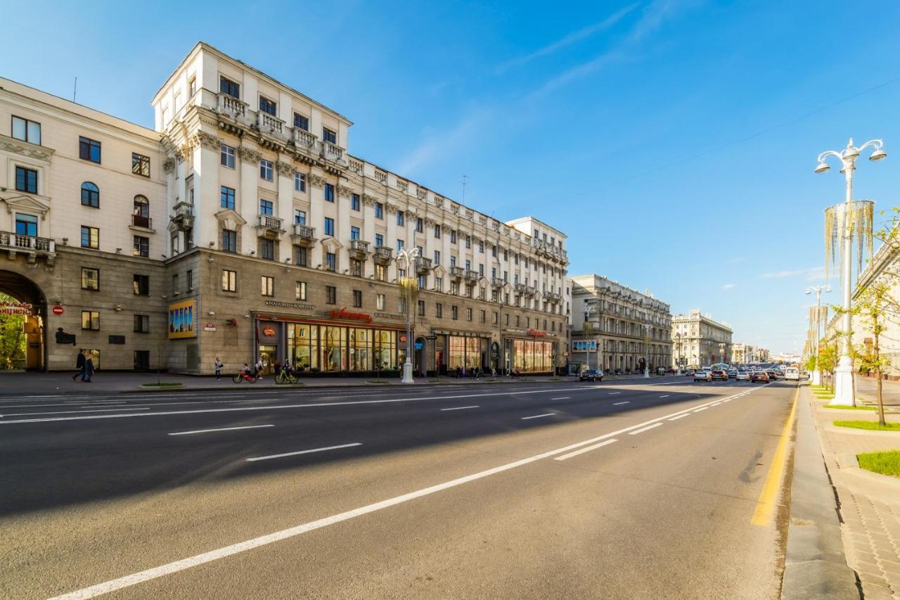 In The Center Of Minsk Apartment Bagian luar foto