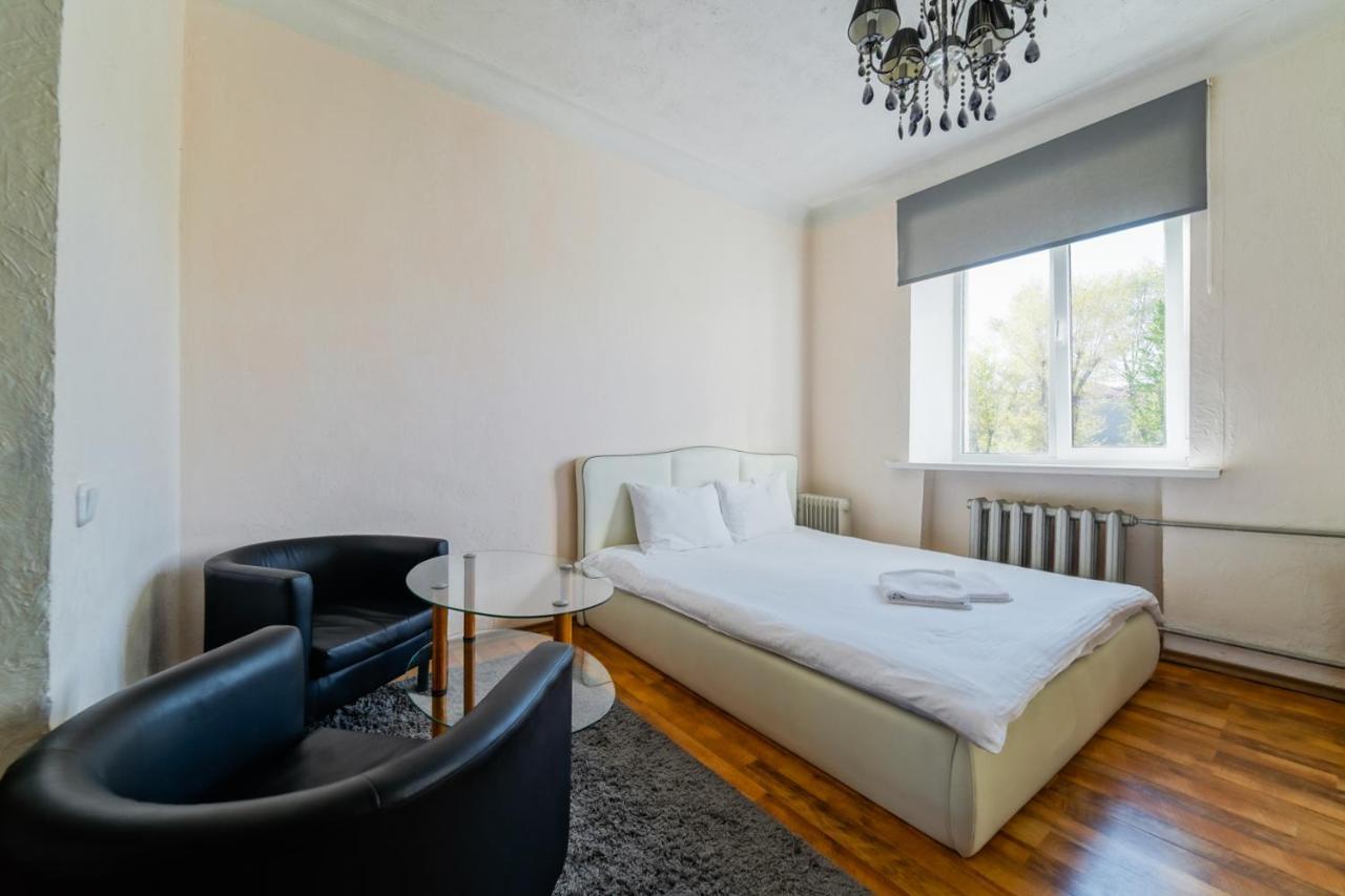 In The Center Of Minsk Apartment Bagian luar foto